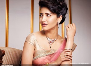 shruti-hassan-photos-in-saree79