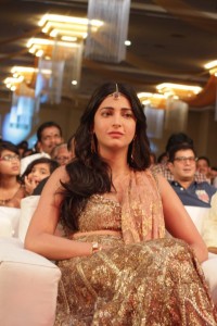 shruti-hassan-photos77-00186