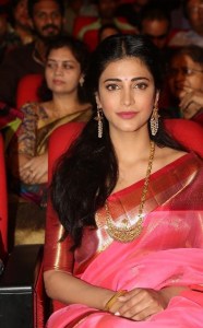 shruti-hassan-stills-00311