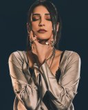 shruti-haasan-in-Metallic-Draped-Maxi-Dress-Layered-Innerwear-Gothic-glam-edgy-fusion-formal-wear-photos-014