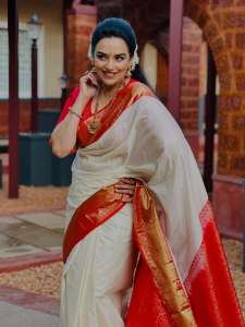 actress-swetha-menon-latest-photos-in-tussar-silk-saree-photos-010