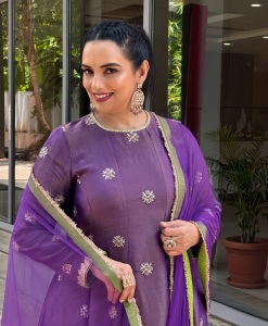 shwetha-menon-latest-photos-and-dressing-style-001
