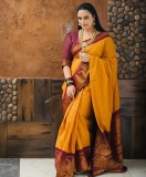 shweta-menon-in-saree-style-images-002