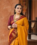 shweta-menon-in-saree-style-images