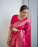 shwetha-menon-in-rani-pink-saree-with-style-look-photos