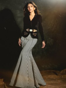 sreeleela-in-luxurious-black-velvet-jacket-featuring-a-sharp-V-neckline-Cinctured-at-the-waist-with-a-statement-geometric-belt-photos