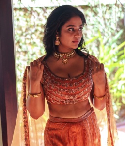 srinda-arhaan-in-orange-lehenga-photos-002
