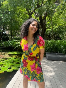 srinda-arhaan-in-yellow-flower-printed-short-gown-dress-ideas-photos-001