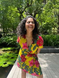 srinda-arhaan-in-yellow-flower-printed-short-gown-dress-ideas-photos