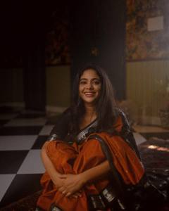 srinda-arhaan-latest-saree-photos-hd-002