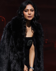 srinda-black-short-dress-with-long-jacket-photos