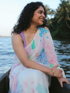 srinda-in-latest-saree-designs-and-style-photos-001