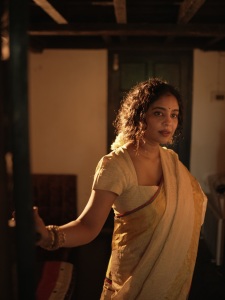 srinda-in-latest-saree-designs-and-style-photos-008
