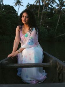 srinda-in-latest-saree-designs-and-style-photos