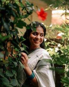 srinda-in-saree-latest-photos-092