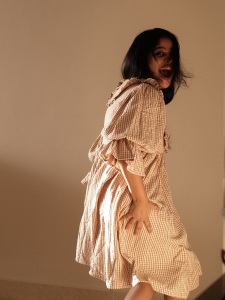 srinda-in-short-frock-with-check-design-001