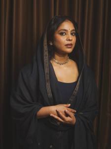 srinda-latest-photos-in-new-style-003