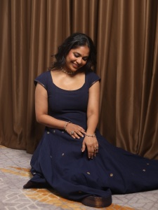 srinda-latest-photos-in-new-style-008