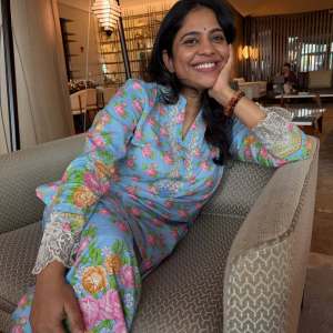 srinda-latest-photos-in-new-style-012