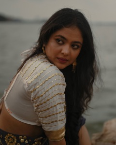 srinda-latest-photoshoot-in-violet-saree-with-white-blouse-001