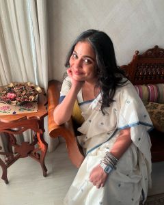 srinda-mol-in-white-saree-photos-001