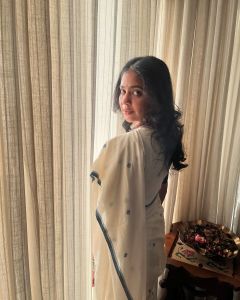 srinda-mol-in-white-saree-photos-002