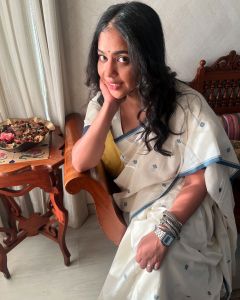 srinda-mol-in-white-saree-photos