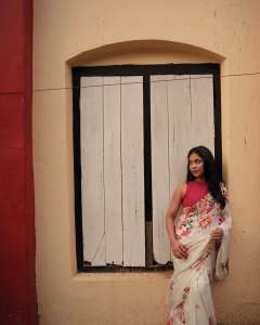 srinda-stunning-look-in-latest-photoshoot-011