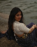srinda-latest-photoshoot-in-violet-saree-with-white-blouse-004