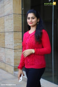 sruthi-lakshmi-latest-pics-099233-1495