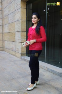 sruthi-lakshmi-latest-pics-099233-586