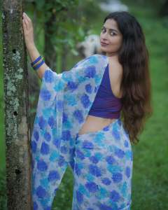 sruthi-lakshmi-new-style-photos-013