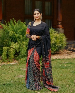 sruthi-lakshmi-new-style-photos-025