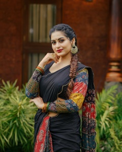 sruthi-lakshmi-new-style-photos-026