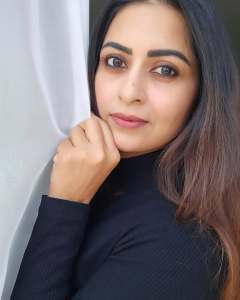 sruthi-lakshmi-new-style-photos