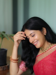 shivada-actress-in-kerala-saree-with-makeup-ideas-photos-trending-010