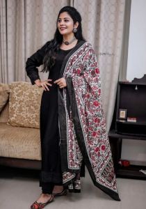 shivada-in-full-black-anarkali-churidar-002