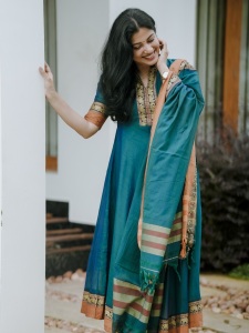 shivada-nair-in-churidar-photos-002