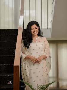 shivada-nair-in-kaftan-model-outfit-latest-trend-photos-005
