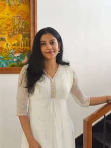 shivada-nair-in-office-wear-outfit-ideas-photos-003
