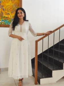 shivada-nair-in-office-wear-outfit-ideas-photos-004