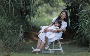 shivada-with-his-daughter-photos-001