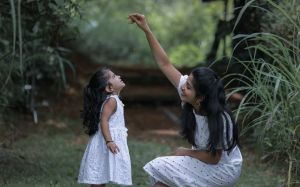 shivada-with-his-daughter-photos-003