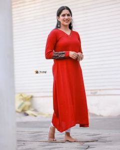 Swasika-Vijay-Photoshoot-2023-006