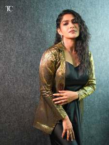 nooru-saami-actress-swasika-latest-pics-002