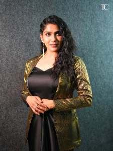 nooru-saami-actress-swasika-latest-pics-004