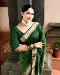 swasika-in-green-pattu-saree