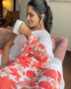 swasika-in-saree-with-blouse-style-ideas-photos-007