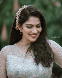 swasika-in-white-gown-dress-images-001