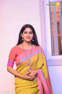 swasika-latest-photos-111-03269